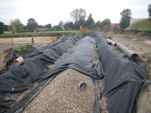 aanleg bufferbekken en uitgraven koeienstal  (12)