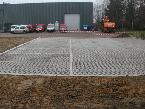 Parking met betonnen grasdallen 4