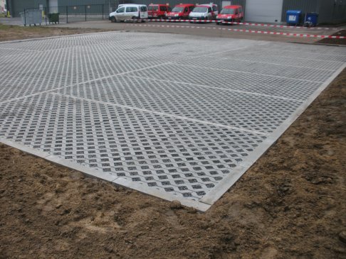 Parking met betonnen grasdallen 2